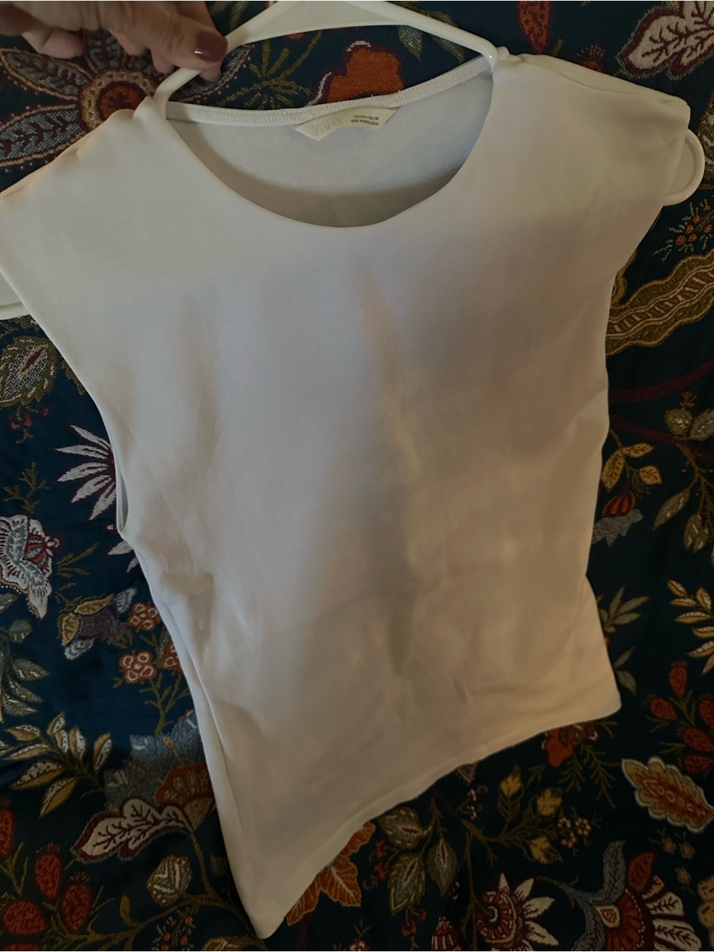 Zara White Sleeveless Crewneck Tank